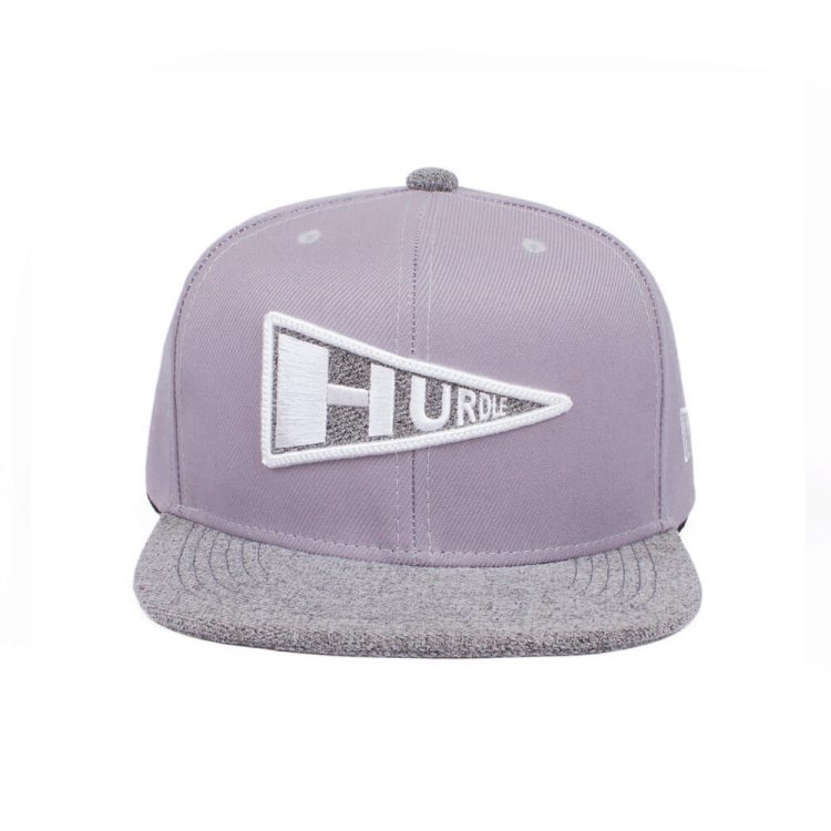 Boné aba reta com aplique bordado - frente